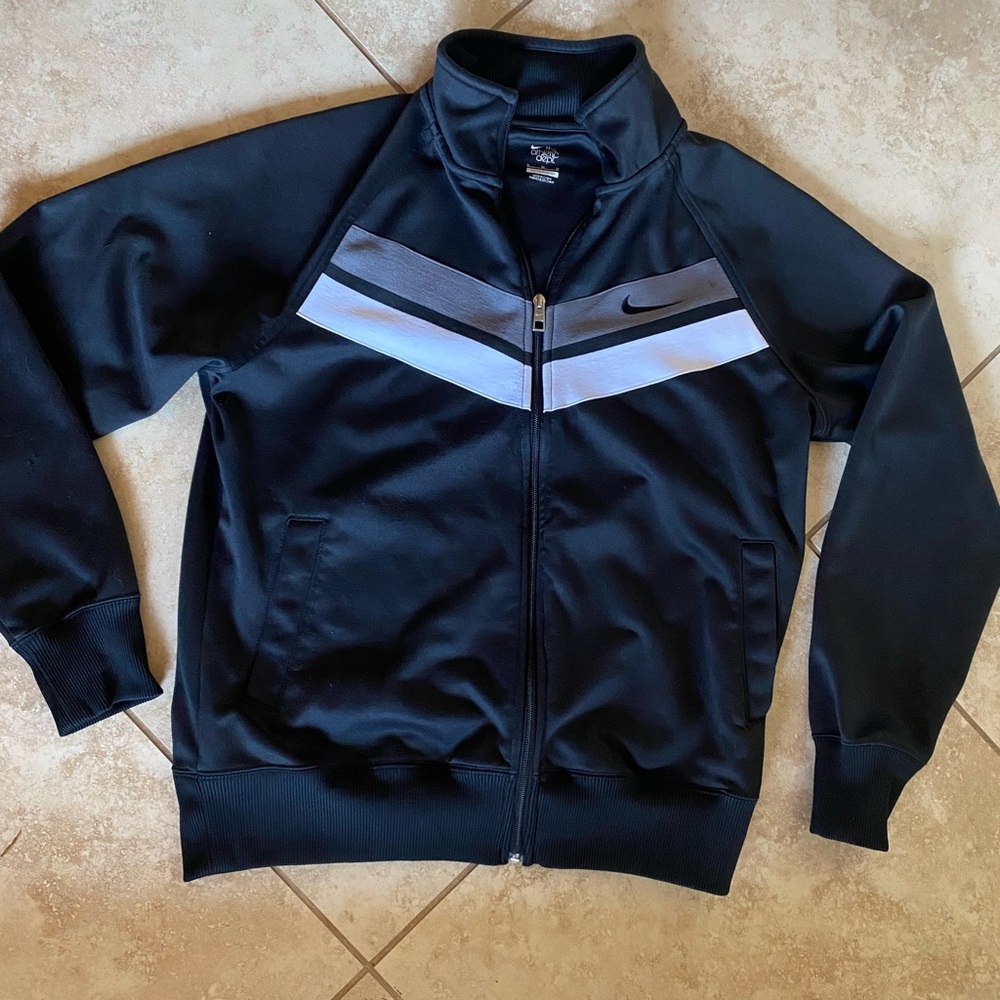 Nike Zip Up Jacket. Size Medium.